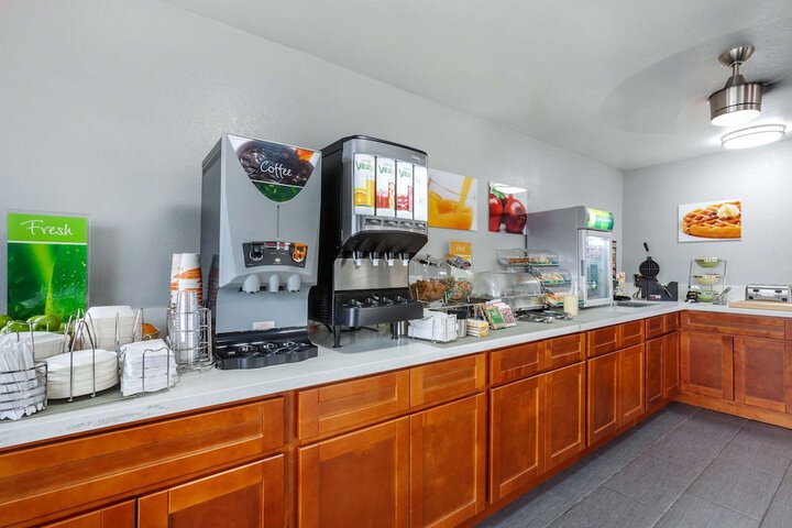 Breakfast/Coffee Service 36 of 38