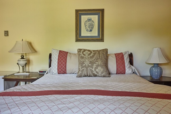 Victorias Historic Inn