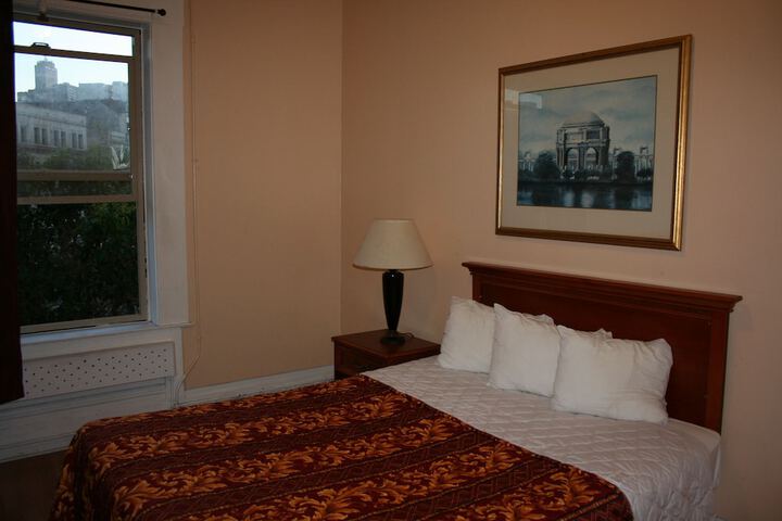 Room 40 of 82
