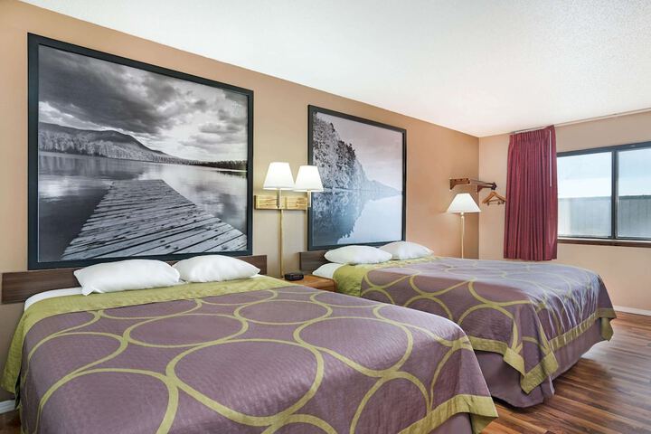 Room 15 of 16
