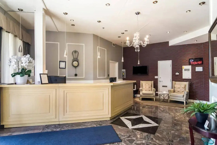 RED LION INN & SUITES ABBOTSFORD