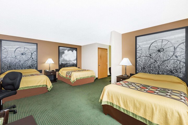 Room 10 of 15