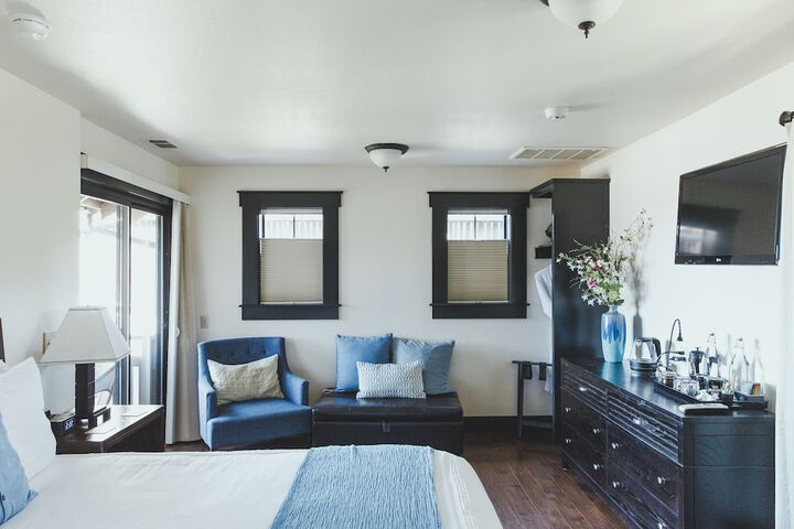 Room 52 of 147