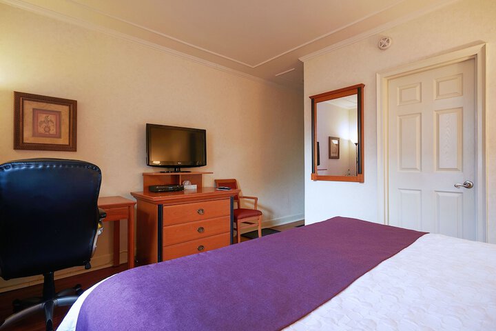 Room 25 of 44