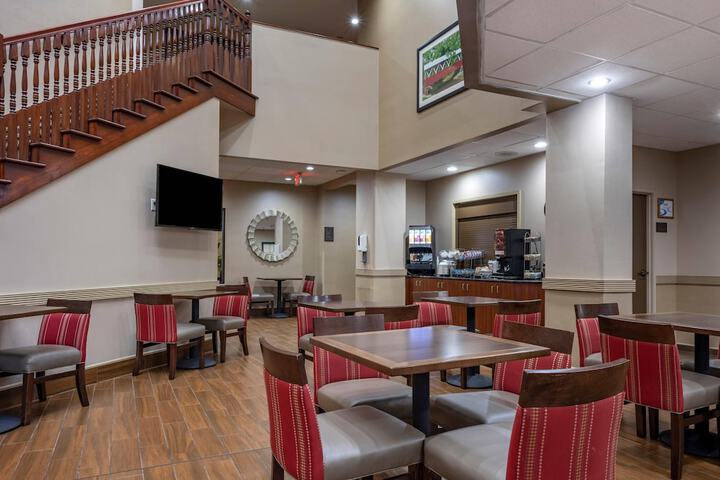Comfort Suites State College near Penn State