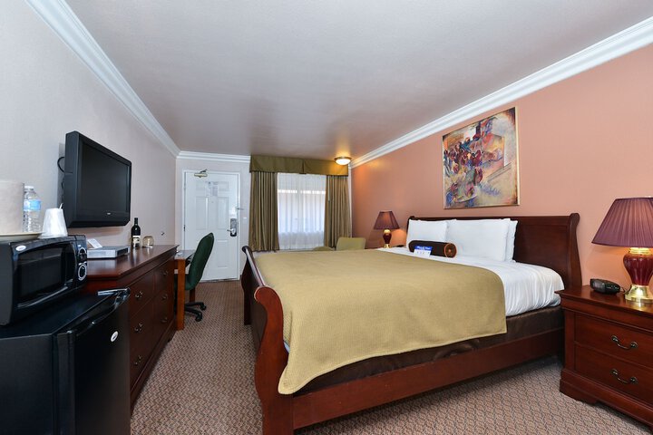Room 11 of 31