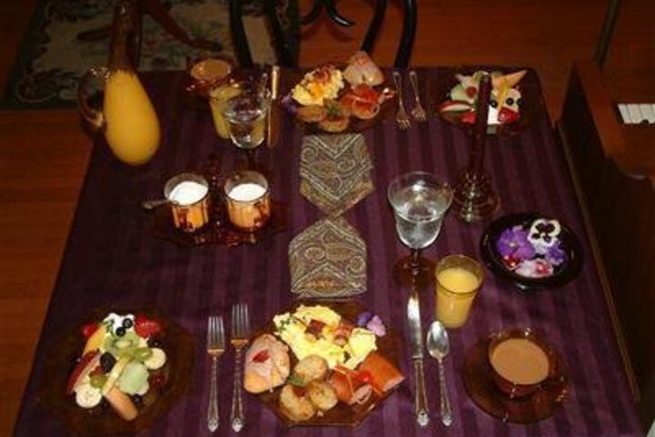 Breeden Inn Cottages & Retreat on Main