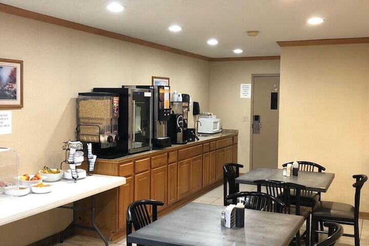 Breakfast/Coffee Service 48 of 56