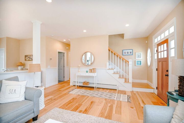 Stunning 5 Bdr Walk to York Harbor Beach!