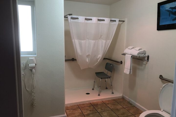 Room 30 of 43