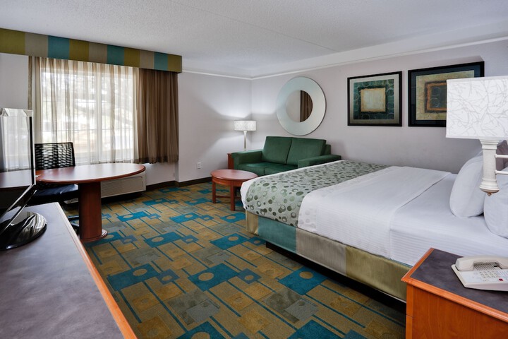 Room 14 of 33