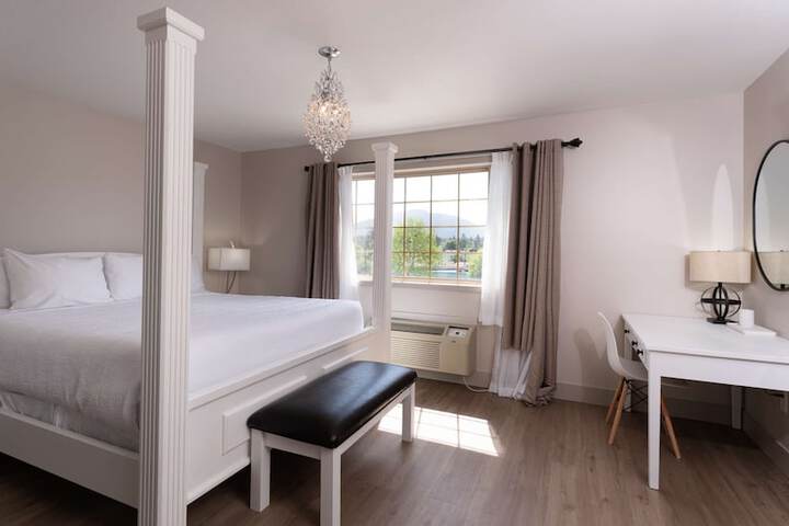 Prestige Rocky Mountain Resort Cranbrook WorldHotels Crafted