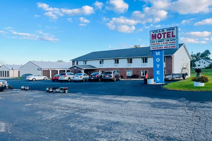Villa Inn Motel Near Hwy 12 WI Capital O