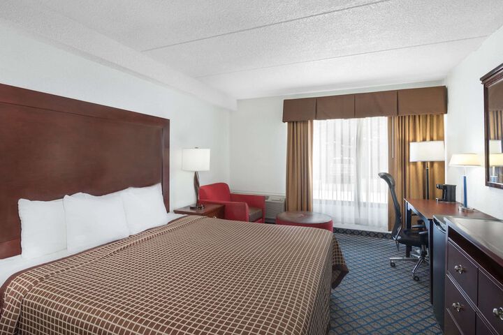 Days Inn by Wyndham Geneva / Finger Lakes