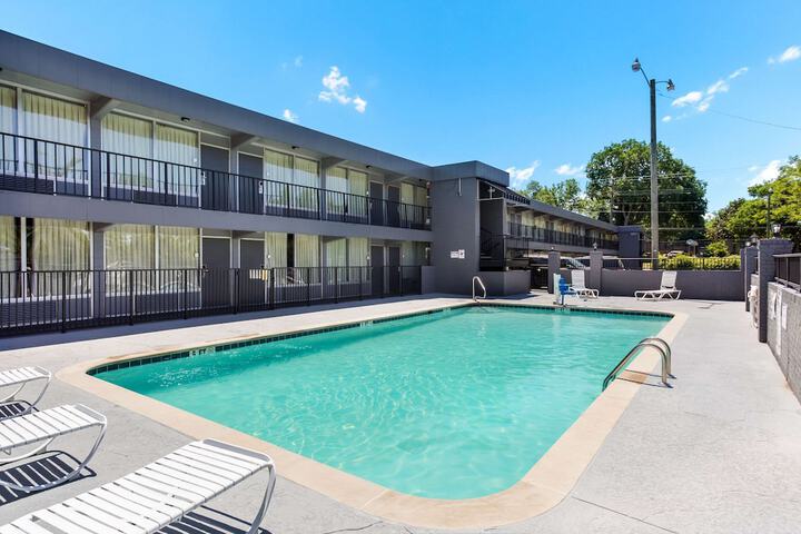 Pool 7 of 29