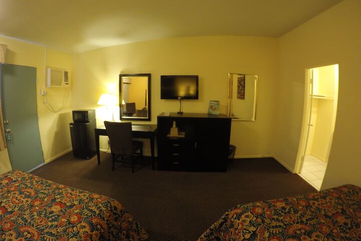 Room 26 of 38