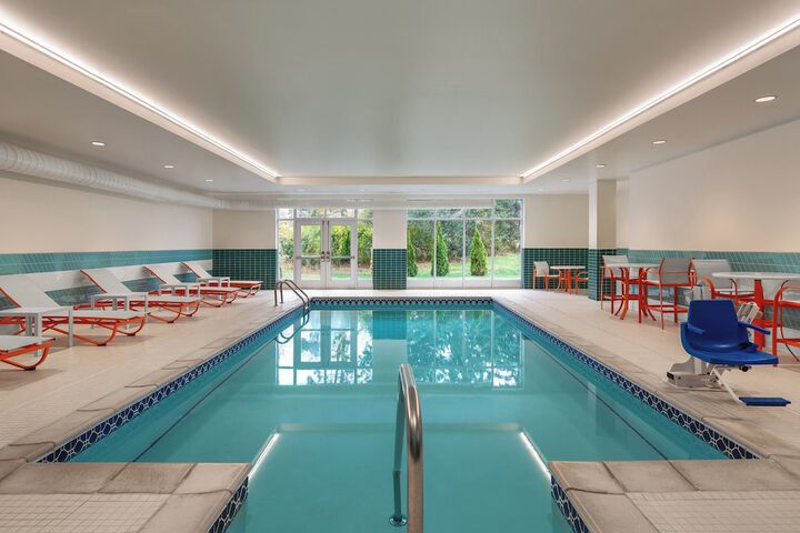 Holiday Inn & Suites Detroit - Troy by IHG