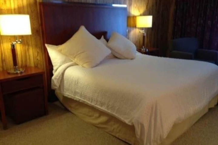 Room 28 of 34