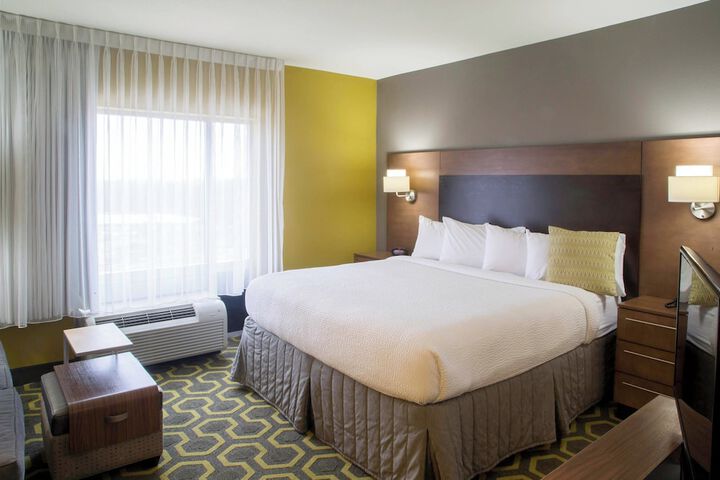 Room 33 of 40