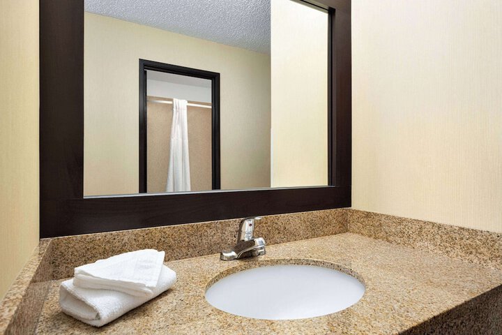Days Inn by Wyndham Carbondale