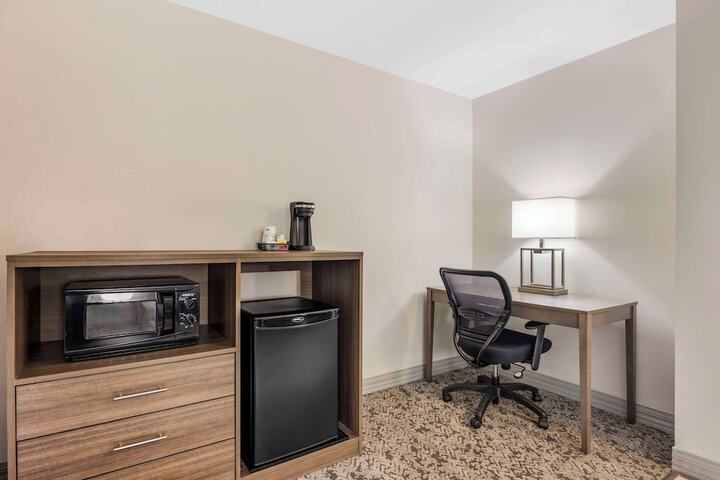 Best Western Plus Grand Manor Inn