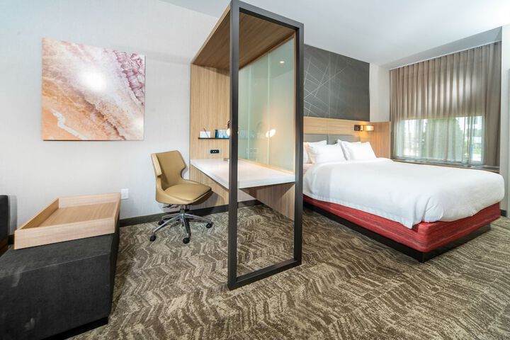 Room 42 of 71