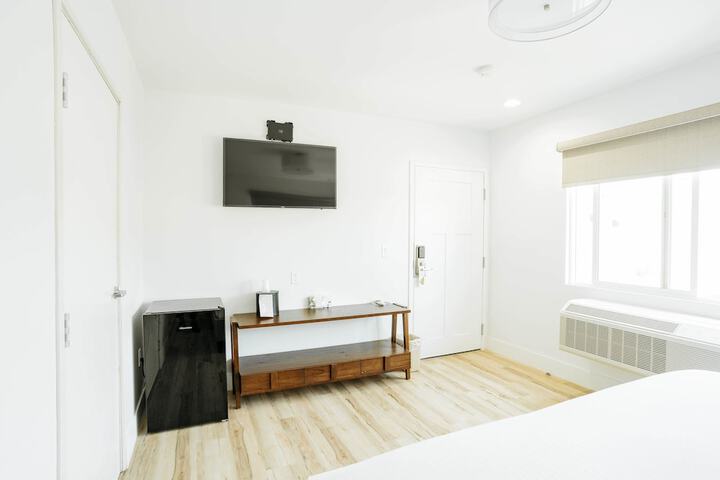 Room 52 of 67