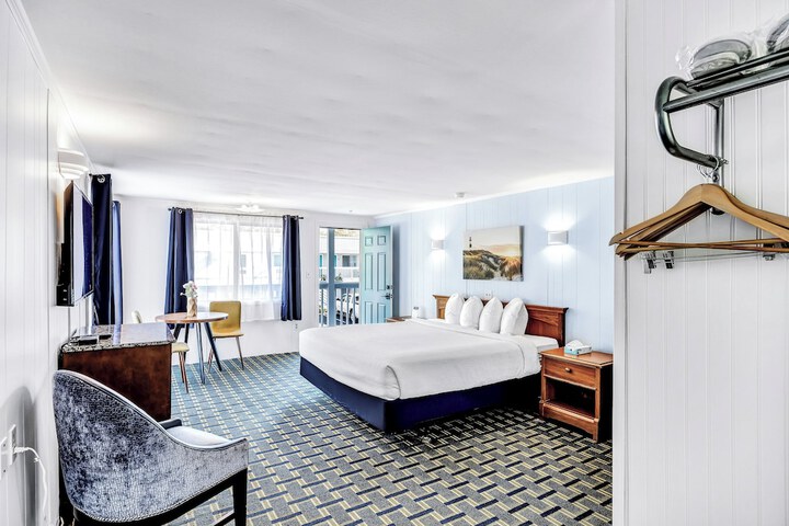 Room 22 of 40