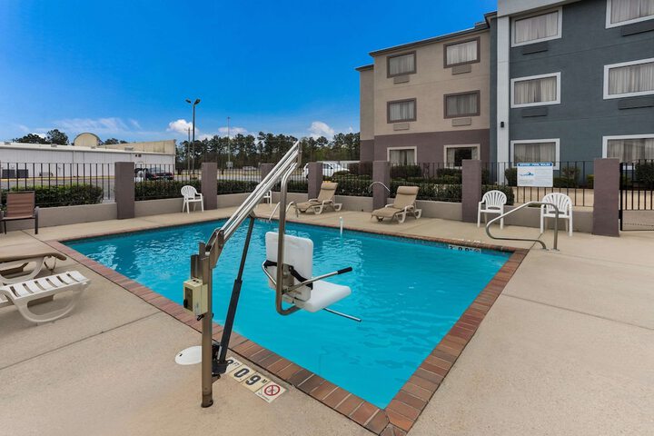 Quality Inn & Suites Pearl - Jackson