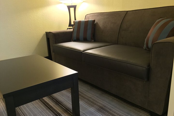 Room 33 of 49