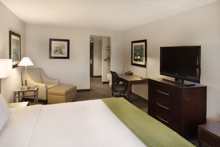 Room 26 of 61