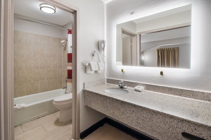 Room 21 of 39