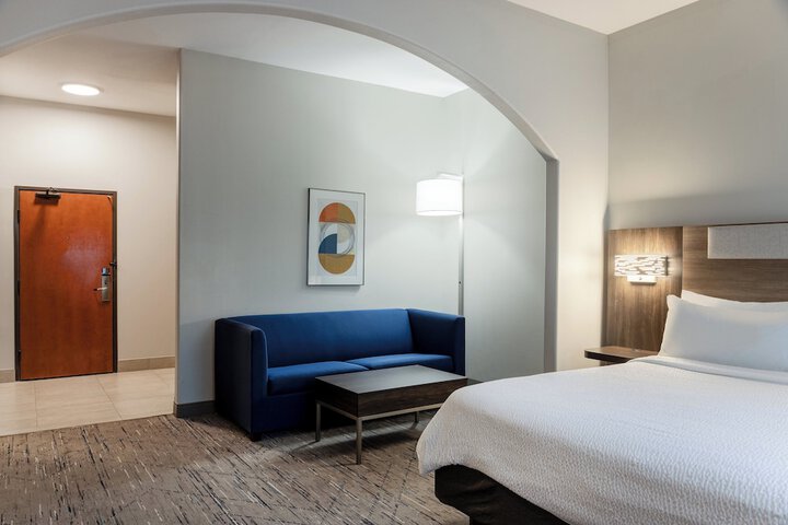 Room 34 of 64