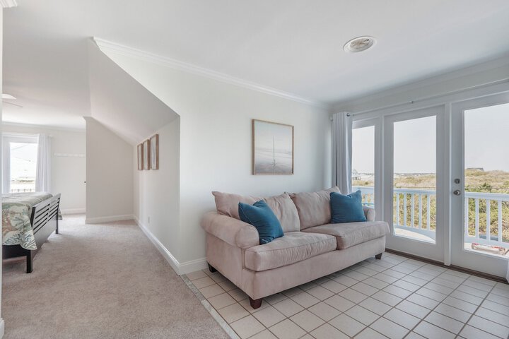 Surfside Cottage by Topsail Realty
