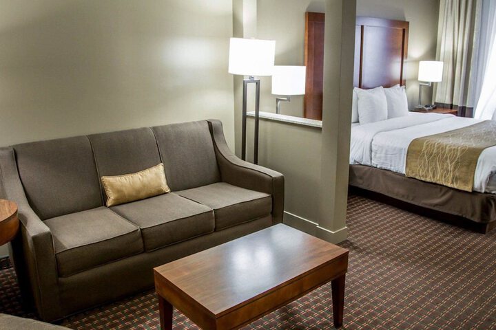 Room 27 of 39