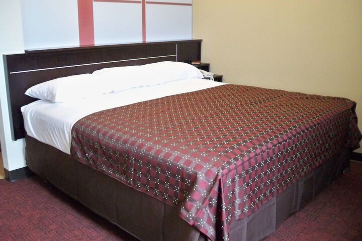 Room 13 of 16