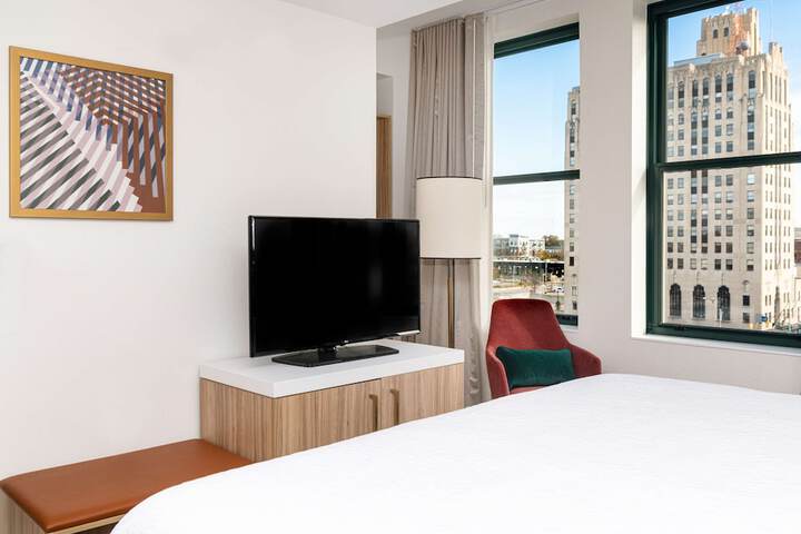 Room 9 of 48