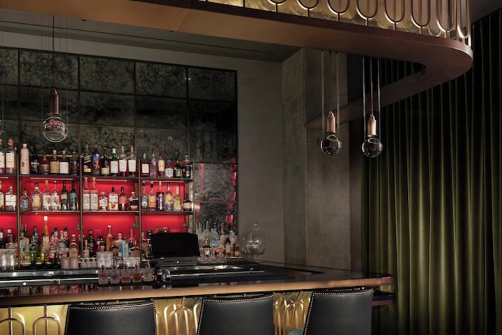 Lounge 62 of 68