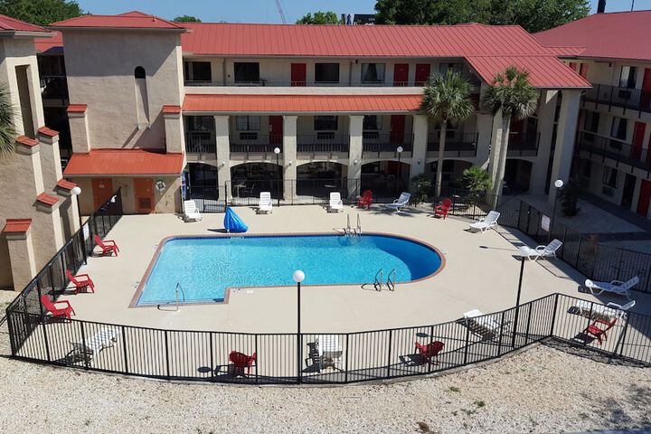 Pool 5 of 14