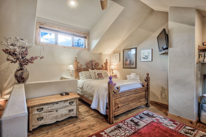 Mountain Getaway Cabinhot Tub & Pool Table4bd