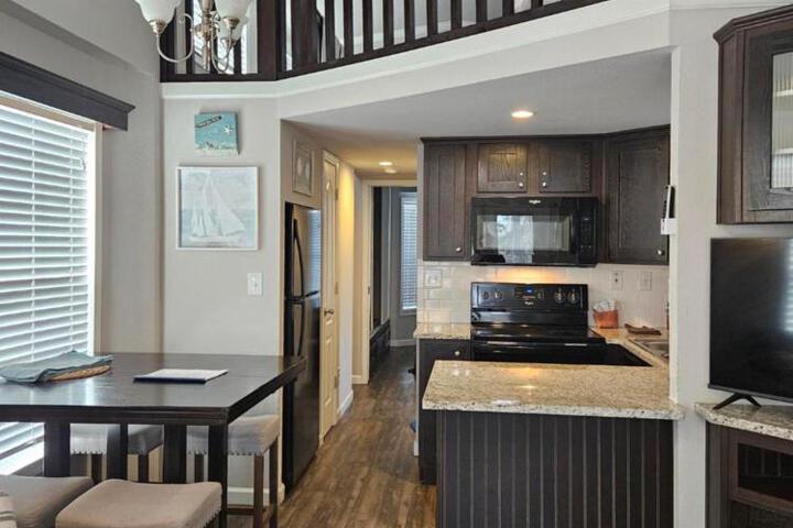 Live Oak Landing