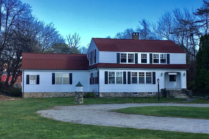 The Colony Hotel