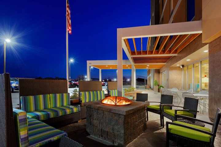 Hotel Exterior 31 of 31