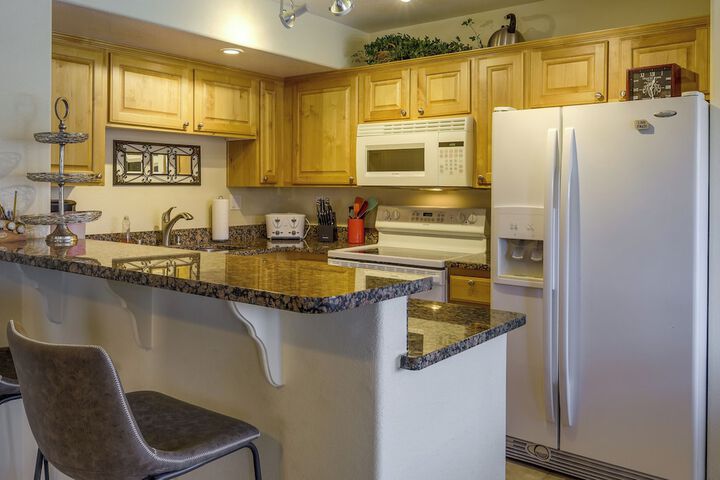 Mesquite Condo w / Community Pool & Hot Tub!