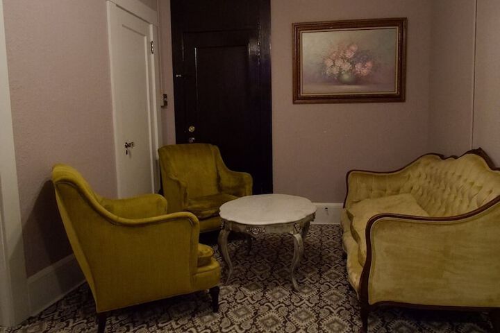 Room 53 of 104