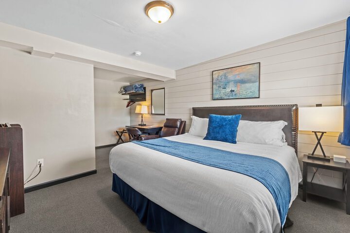 Room 25 of 28