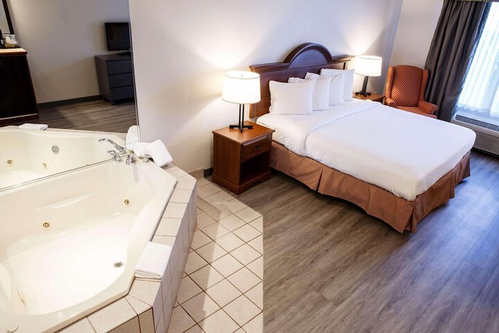 Country Inn & Suites by Radisson Harrisburg West Mechanicsburg