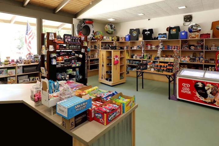 Gift Shop 38 of 43