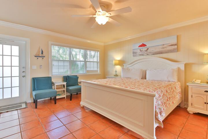 Tortuga Inn Beach Resort
