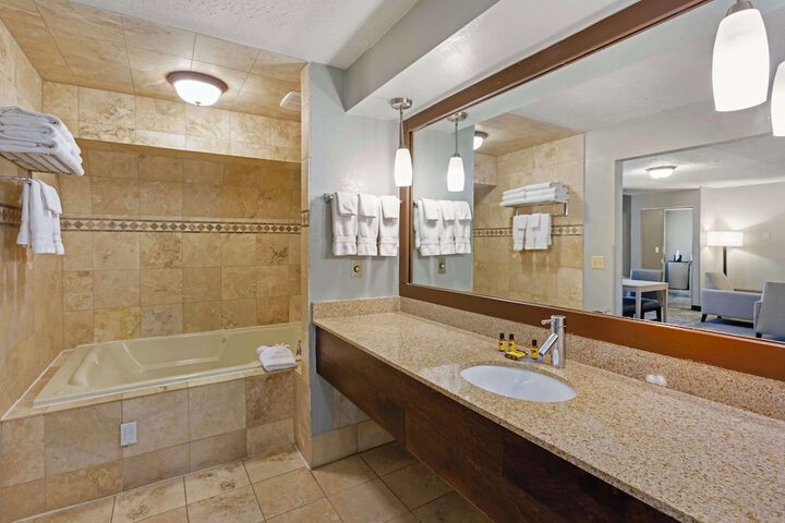Best Western Plus Weston Inn